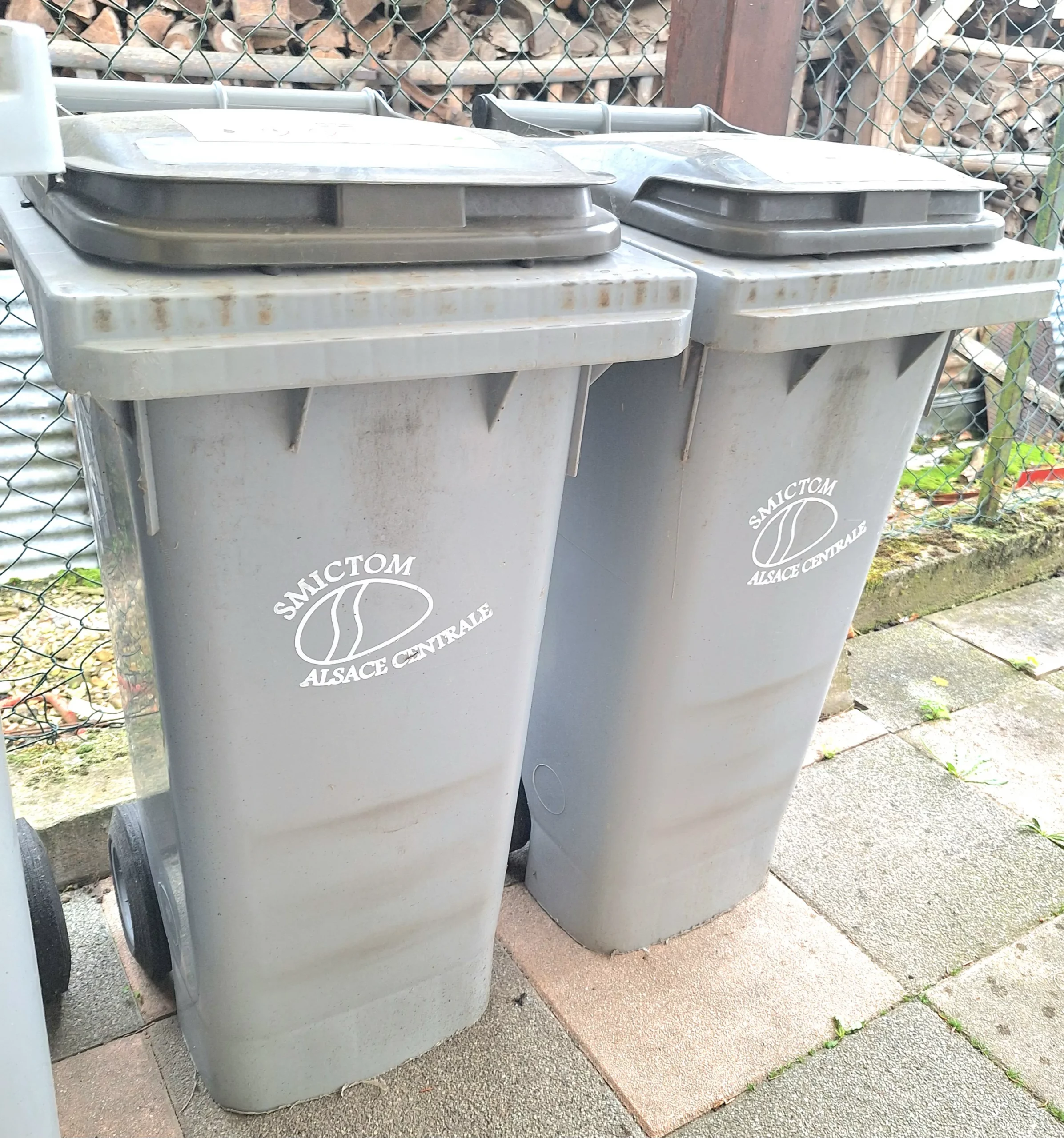 Poubelle grise Poubelle grise