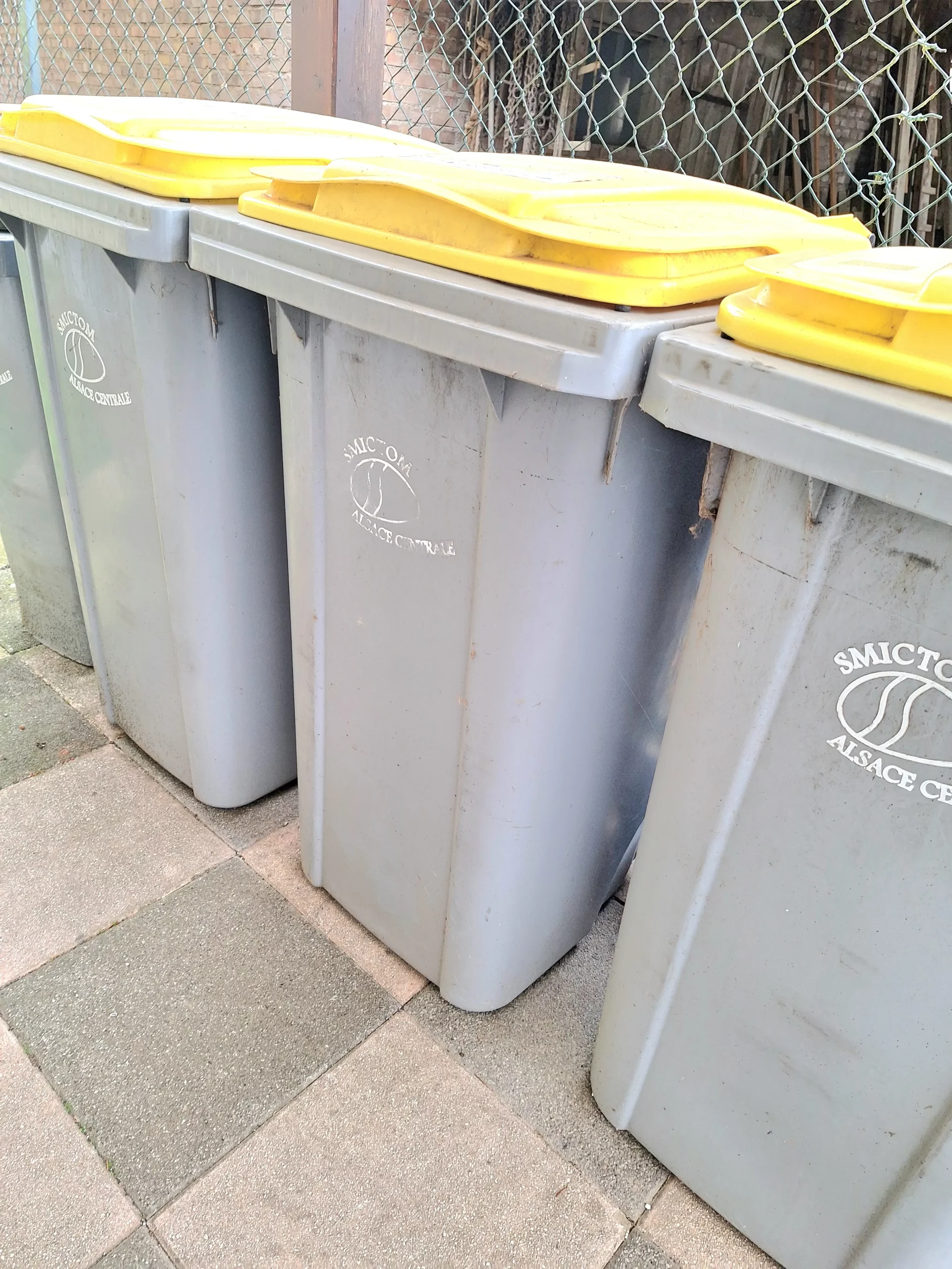 Poubelle jaune Poubelle jaune